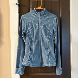 Lululemon Define Jacket Size 6 - Denim-Blue with White detailing